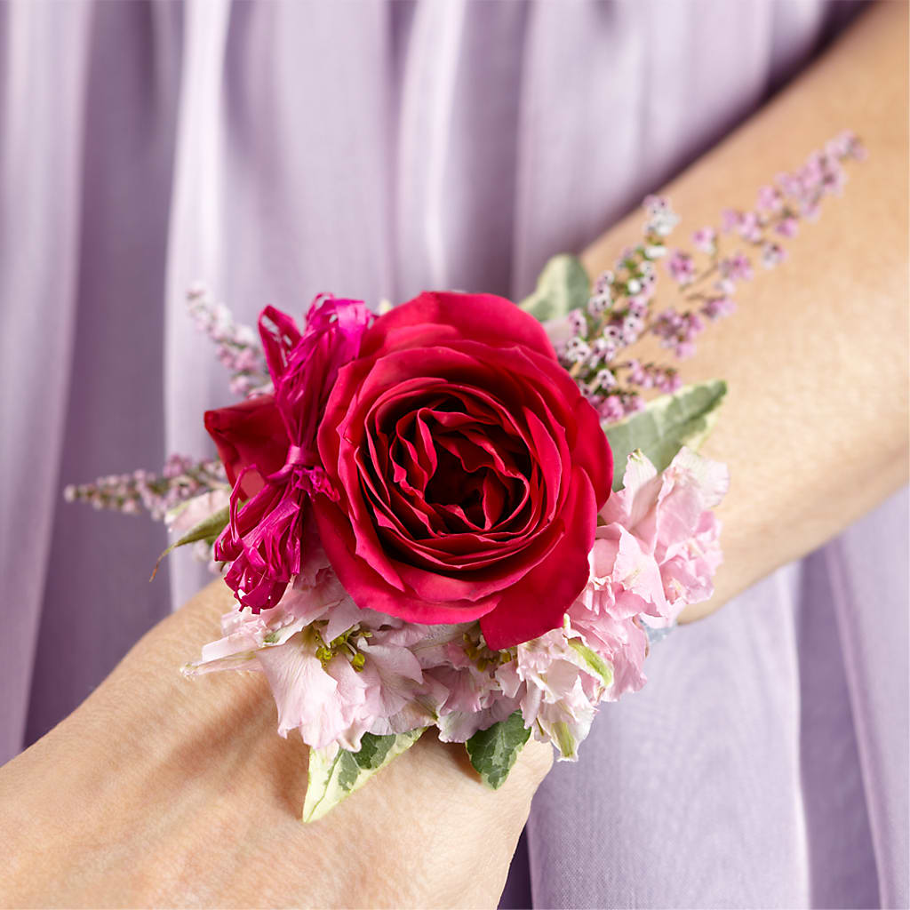 Rose Charm Corsage – Greater Oklahoma City Flower Shop, Oklahoma City OK